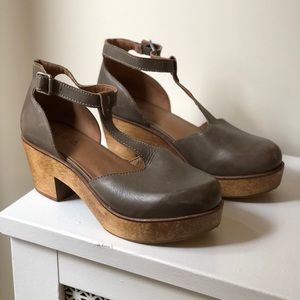 Kelsi Dagger Brooklyn Cara Clogs